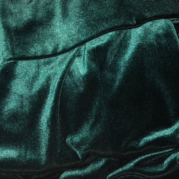 GREEN VELVET OFF THE SHOULDER - Picture 4 of 5